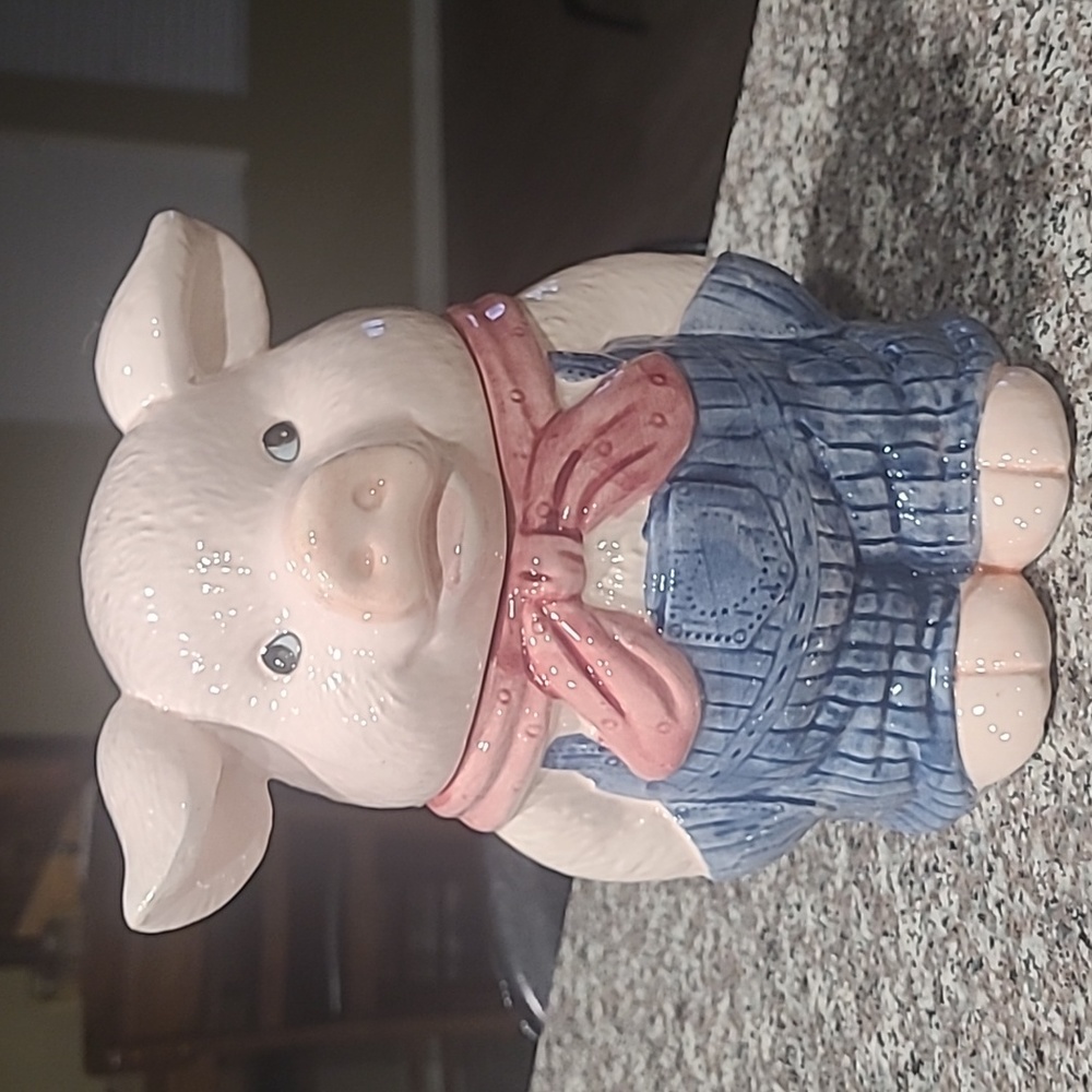 Ceramic cookie jar